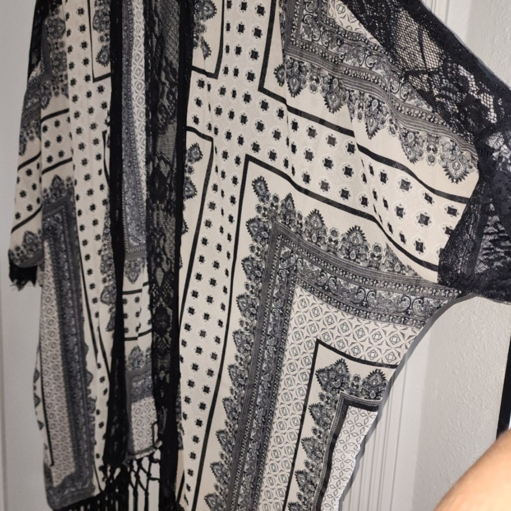 Lush Black Mesh Garment - Picture 8 of 11